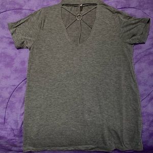 Gray shirt with jewelry collar